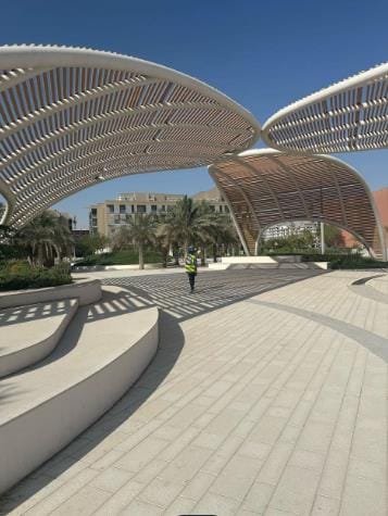 The canopies seen from the plaza