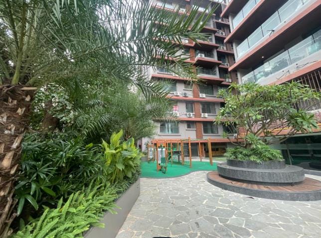 Planting at the foot of the building